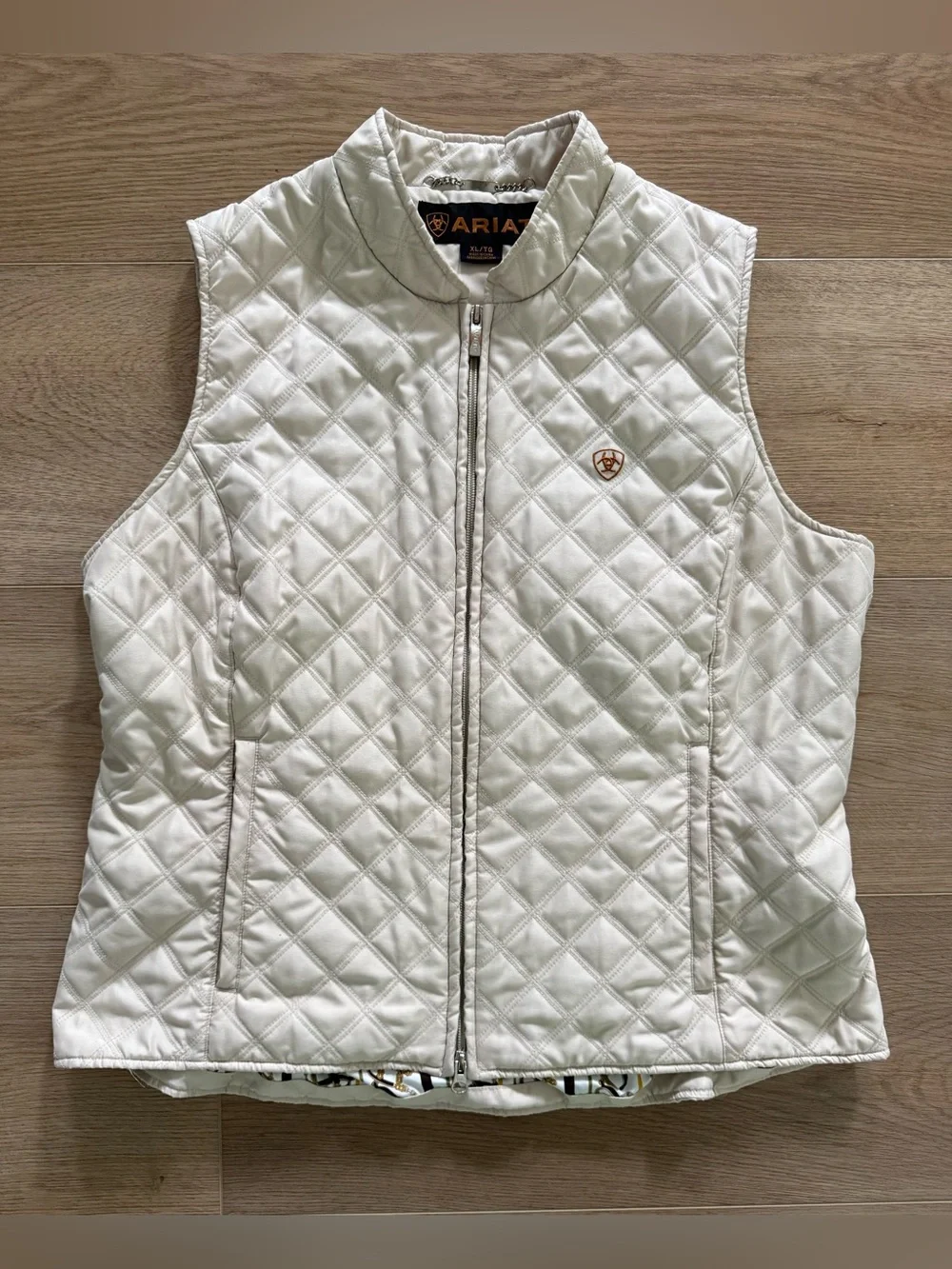 Ariat Diamond Quilted Full Zip Vest XL Ivory Horse Bit Lining